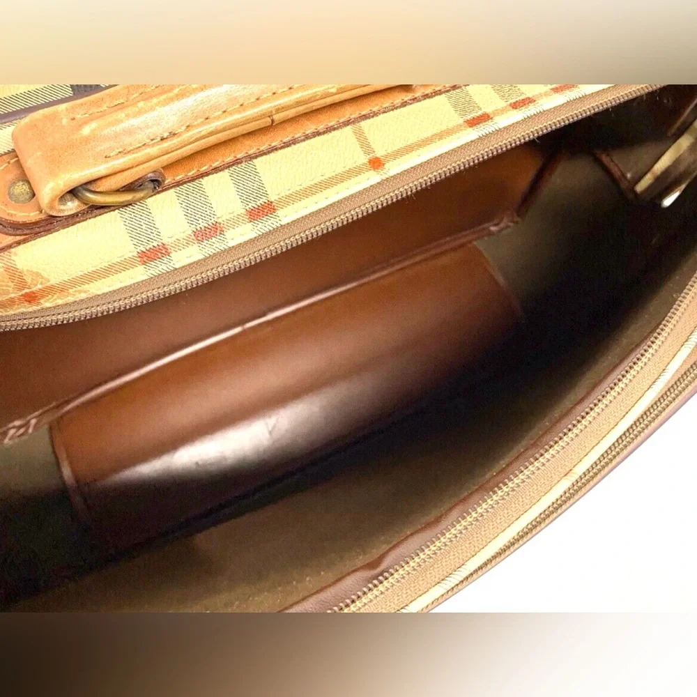 Burberry Haymarket PVC Leather Travel Case - Picture 12 of 12